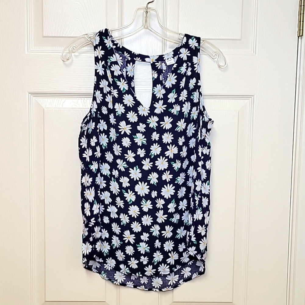 Sleeveless Daisy Top